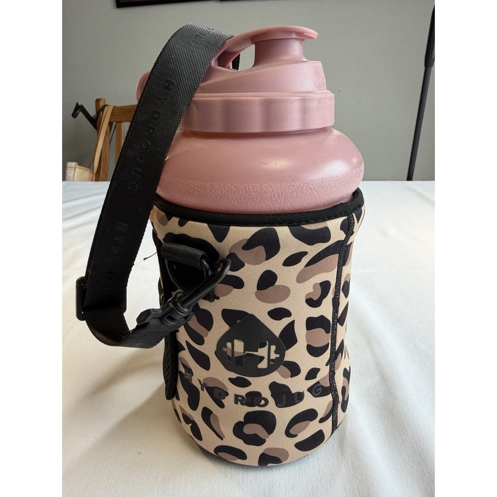 HYDROJUG hydro‎ jug 73oz Water Bottle Half Gallon With cheetah Sleeve Gym